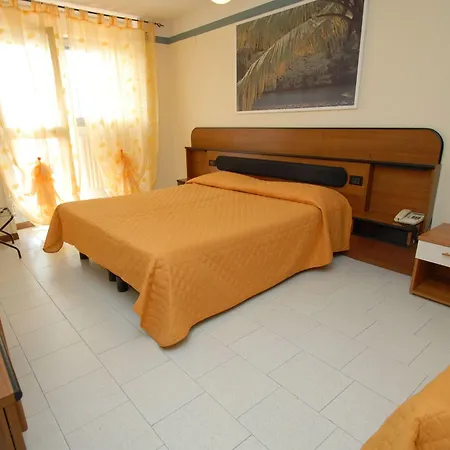Hotel Baia Del Sorriso 3*