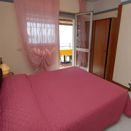 Hotel Baia Del Sorriso 3*