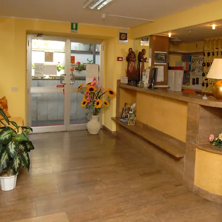 Hotel Baia Del Sorriso 3*