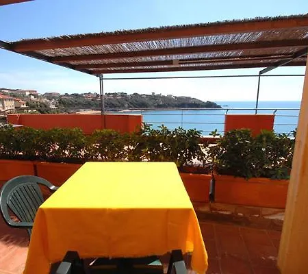 Hotel Baia Del Sorriso 3*